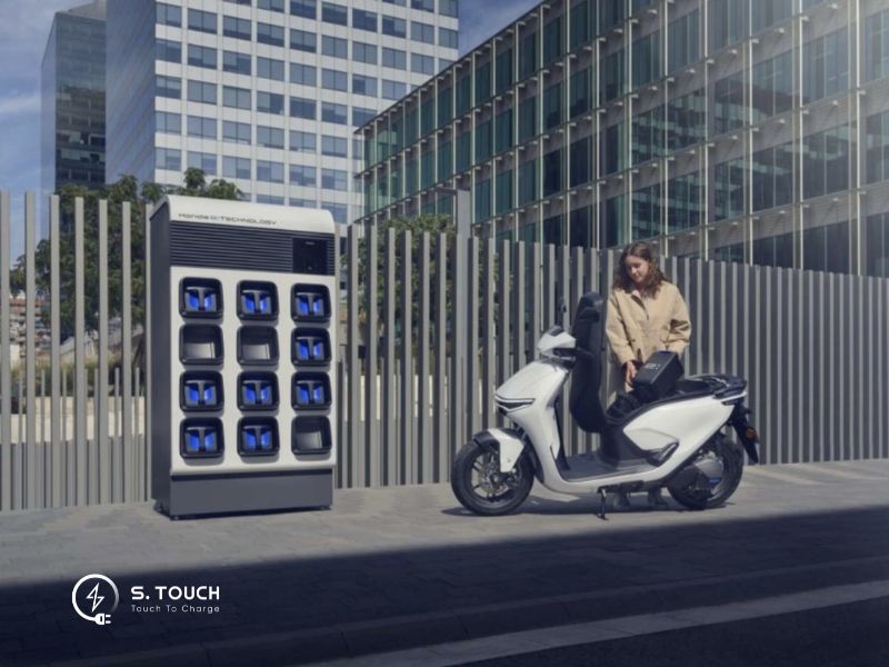 S. Touch | Trạm sạc đổi pin xe máy điện là gì? Nên đầu tư trạm đổi pin hay trạm sạc thông thường? Trạm sạc đổi pin xe máy điện