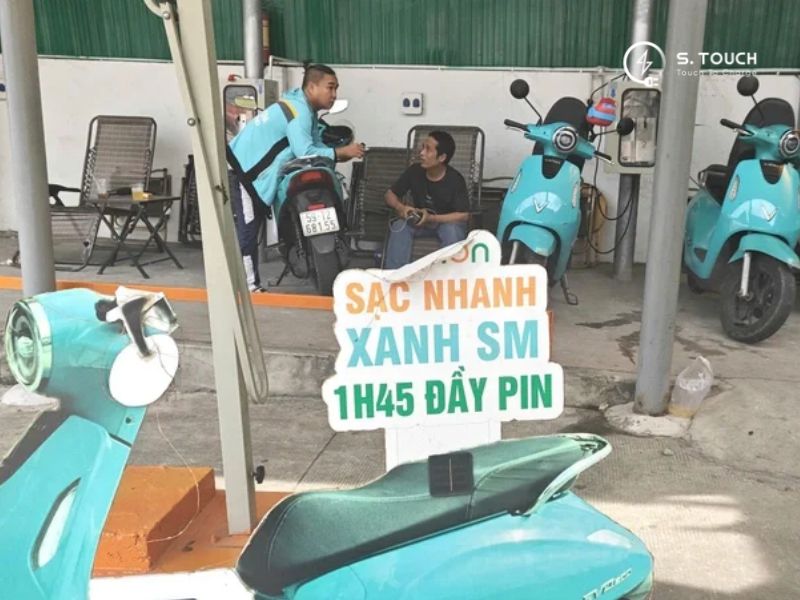 hướng dẫn sạc xe máy điện vinfast tại trạm sạc