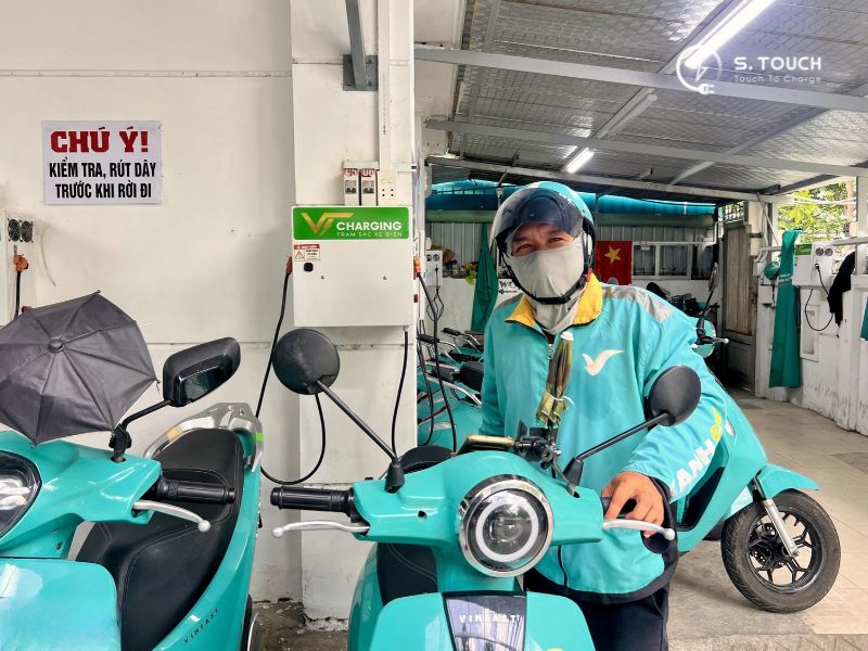 hướng dẫn sạc xe máy điện vinfast tại trạm sạc